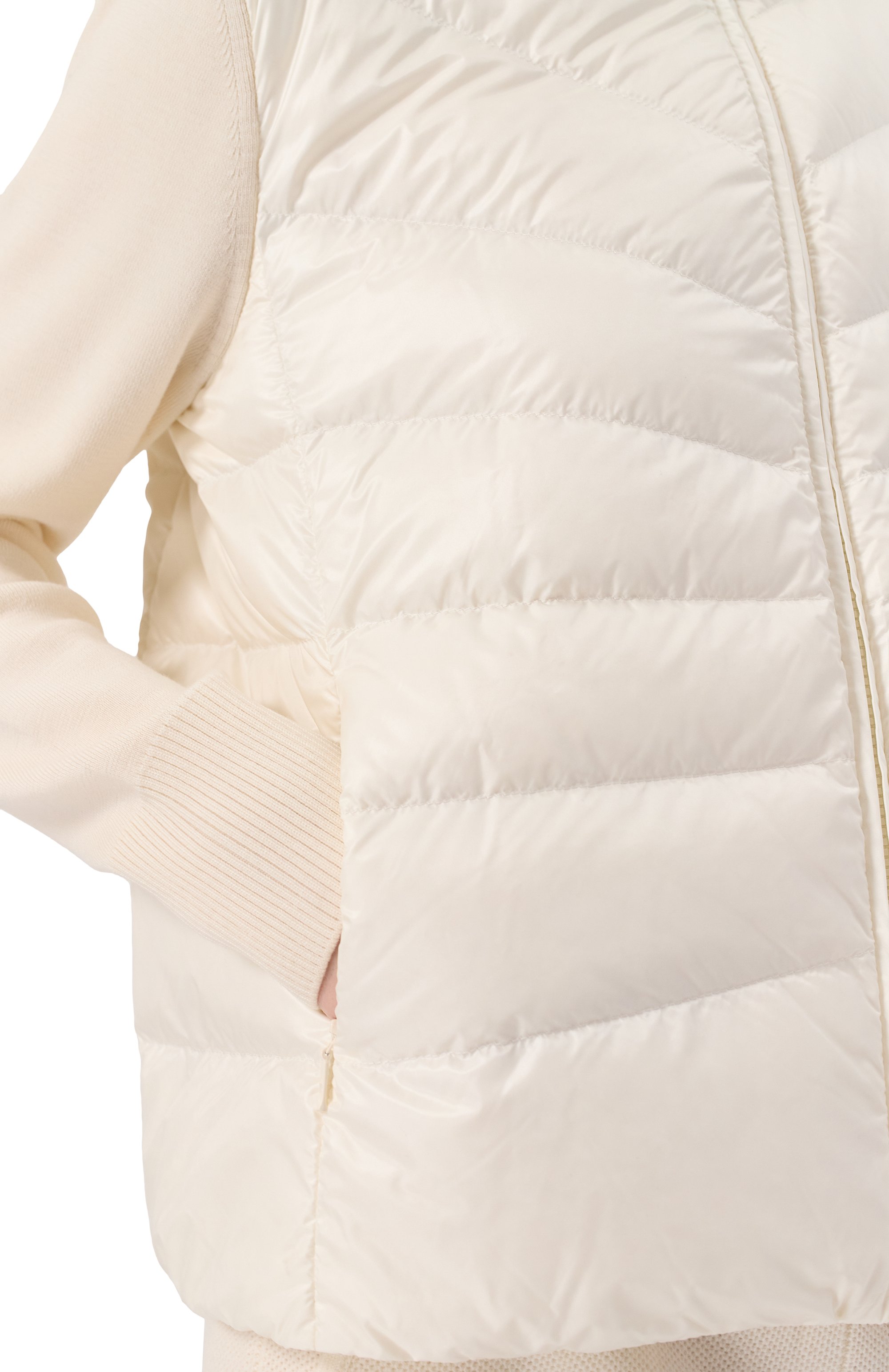 Пуховая куртка MONCLER кремового цвета по цене 126000 руб., арт. 9B000-24-M1131, фото 6 Пуховая куртка MONCLER, арт. 9B000-24-M1131, фото 6