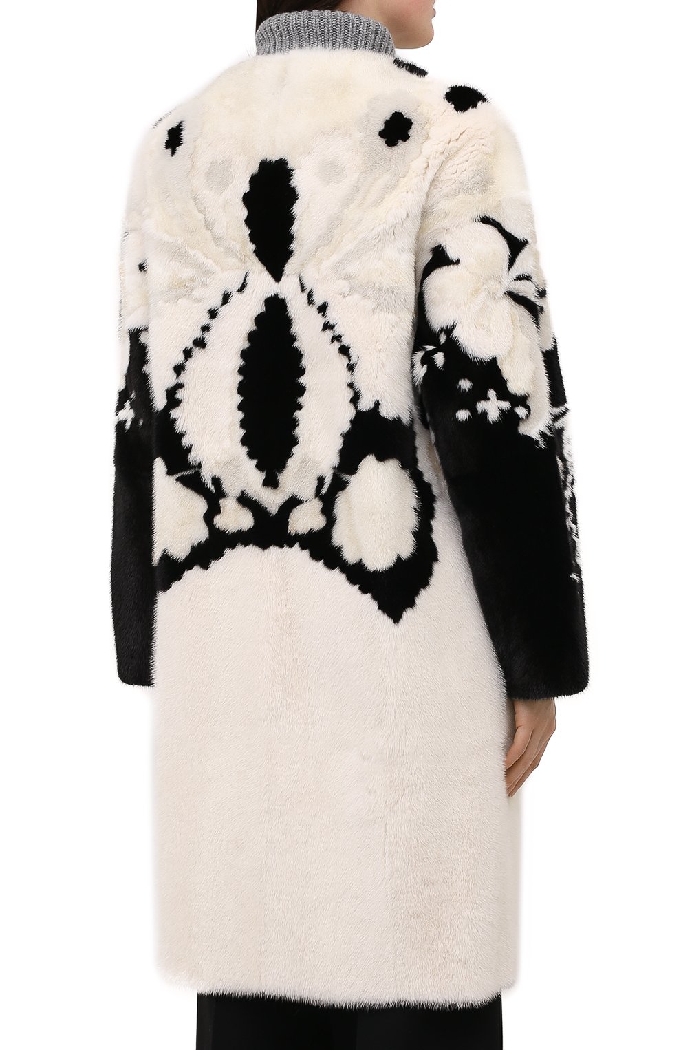 Шуба из меха норки VALENTINO черно-белого цвета по цене 3740000 руб., арт. VF3FAM421CF, фото 4 Шуба из меха норки VALENTINO, арт. VF3FAM421CF, фото 4