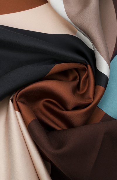 Шелковый платок COCCINELLE разноцветного цвета по цене 15950 руб., арт. E7 T0V 38 01 01, фото 3 Шелковый платок COCCINELLE, арт. E7 T0V 38 01 01, фото 3