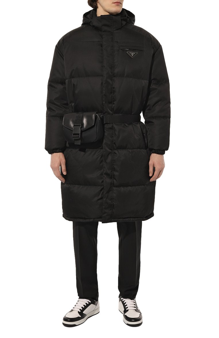Мужская шерстяной пуховик PRADA черного цвета, арт. SGX871-1WQ8-F0002-212 | Фото 3 (Материал внешний: Шерсть; Рукава: Длинные; Длина (верхняя одежда): До колена; Мужское Кросс-КТ: шерсть и кашемир, пуховик-длинный; Стили: Кэжуэл; Материал сплава: Проставлено; Драгоценные камни: Проставлено)