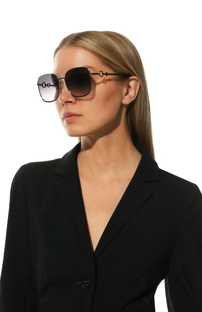 Солнцезащитные очки с подвесками CHLOÉ синего цвета по цене 49950 руб., арт. CH0070SK 001, фото 2 Солнцезащитные очки с подвесками CHLOÉ, арт. CH0070SK 001, фото 2