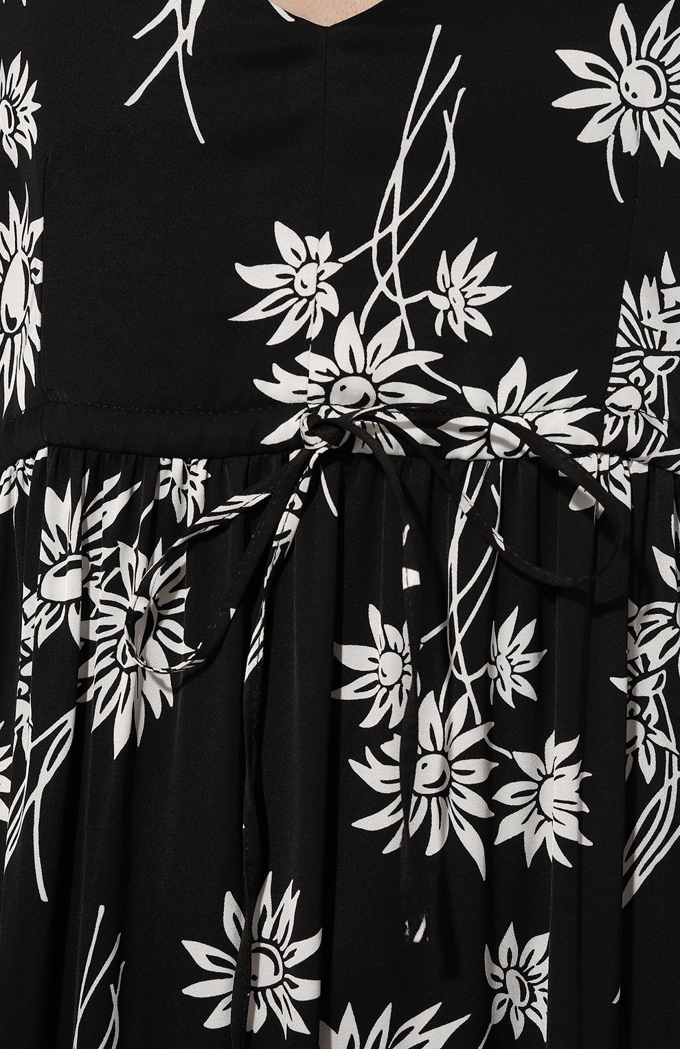 Платье из вискозы A.P.C. черно-белого цвета по цене 43950 руб., арт. VIAKKF35006LZZ, фото 5 Платье из вискозы A.P.C., арт. VIAKKF35006LZZ, фото 5