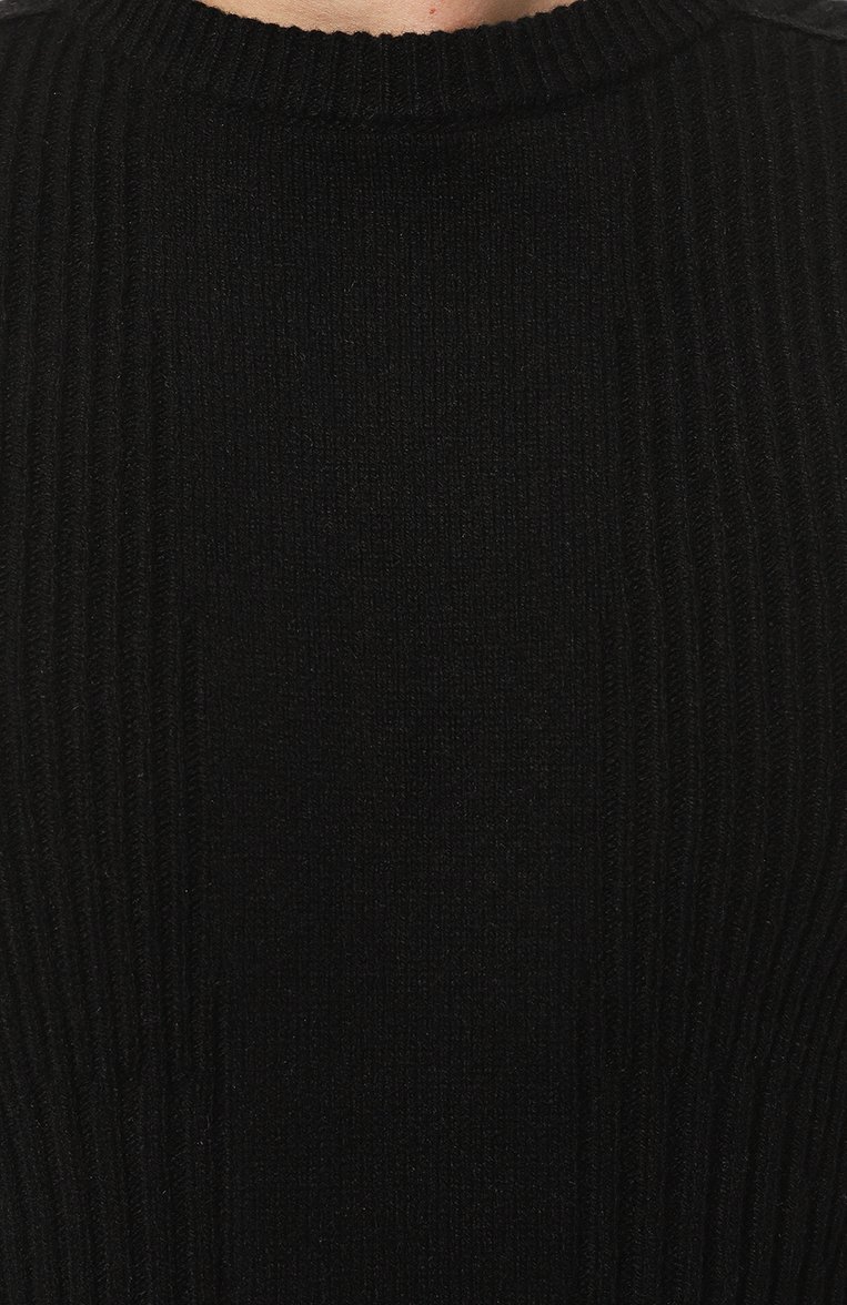 Мужской свитер из кашемира и шерсти RICK OWENS черного цвета, арт. RU02C7687/WSBR | Фото 5 (Материал внешний: Шерсть, Кашемир; Рукава: Длинные; Принт: Без принта; Длина (для топов): Стандартные; Материал сплава: Проставлено; Мужское Кросс-КТ: Свитер-одежда; Драгоценные камни: Проставлено; Стили: Минимализм)
