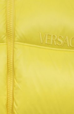 Детская утепленная куртка VERSACE желтого цвета, арт. 1011366/1A07199/8A-14A | Фото 3 (Кросс-КТ: Зима, Утепленный; Рукава: Длинные; Материал внешний: Синтетический материал; Материал сплава: Проставлено; Материал подклада: Синтетический материал; Драгоценные камни: Проставлено)