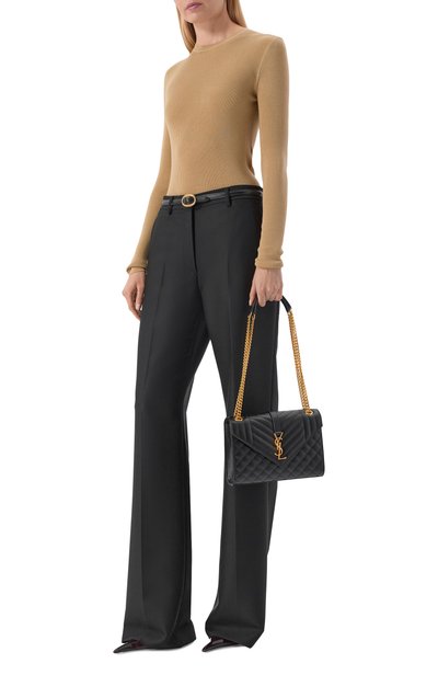 Сумка monogram envelope medium SAINT LAURENT черного цвета по цене 385000 руб., арт. 600185/B0W91, фото 3 Сумка monogram envelope medium SAINT LAURENT, арт. 600185/B0W91, фото 3