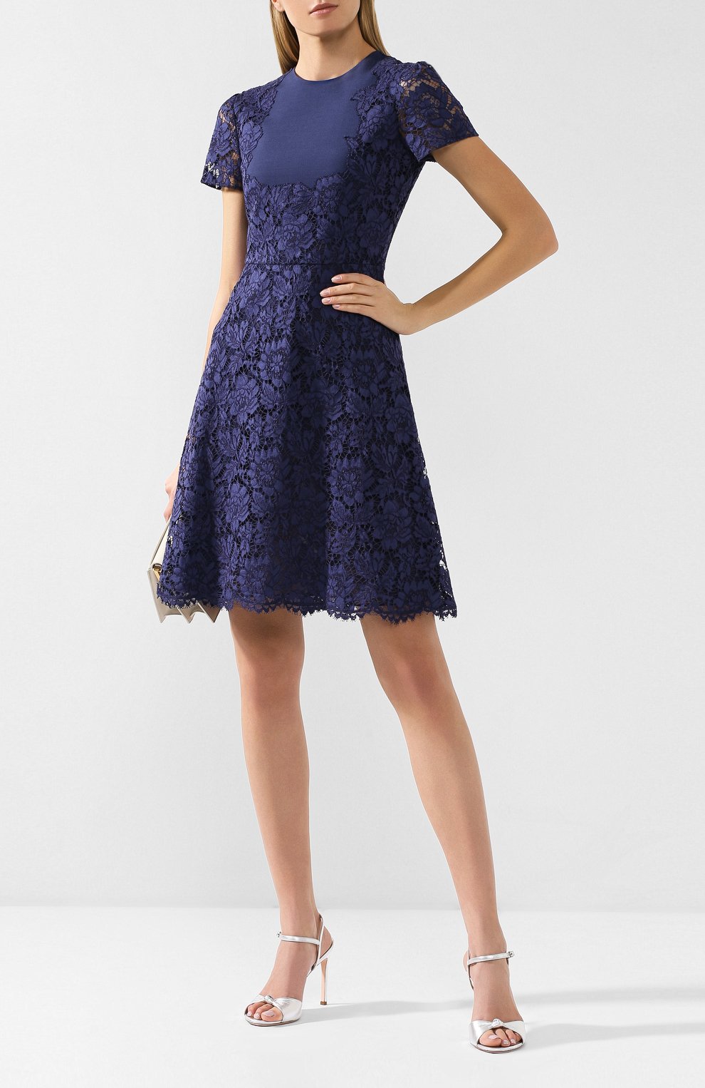 Кружевное платье VALENTINO синего цвета по цене 421500 руб., арт. RB3VAKN0360, фото 2 Кружевное платье VALENTINO, арт. RB3VAKN0360, фото 2