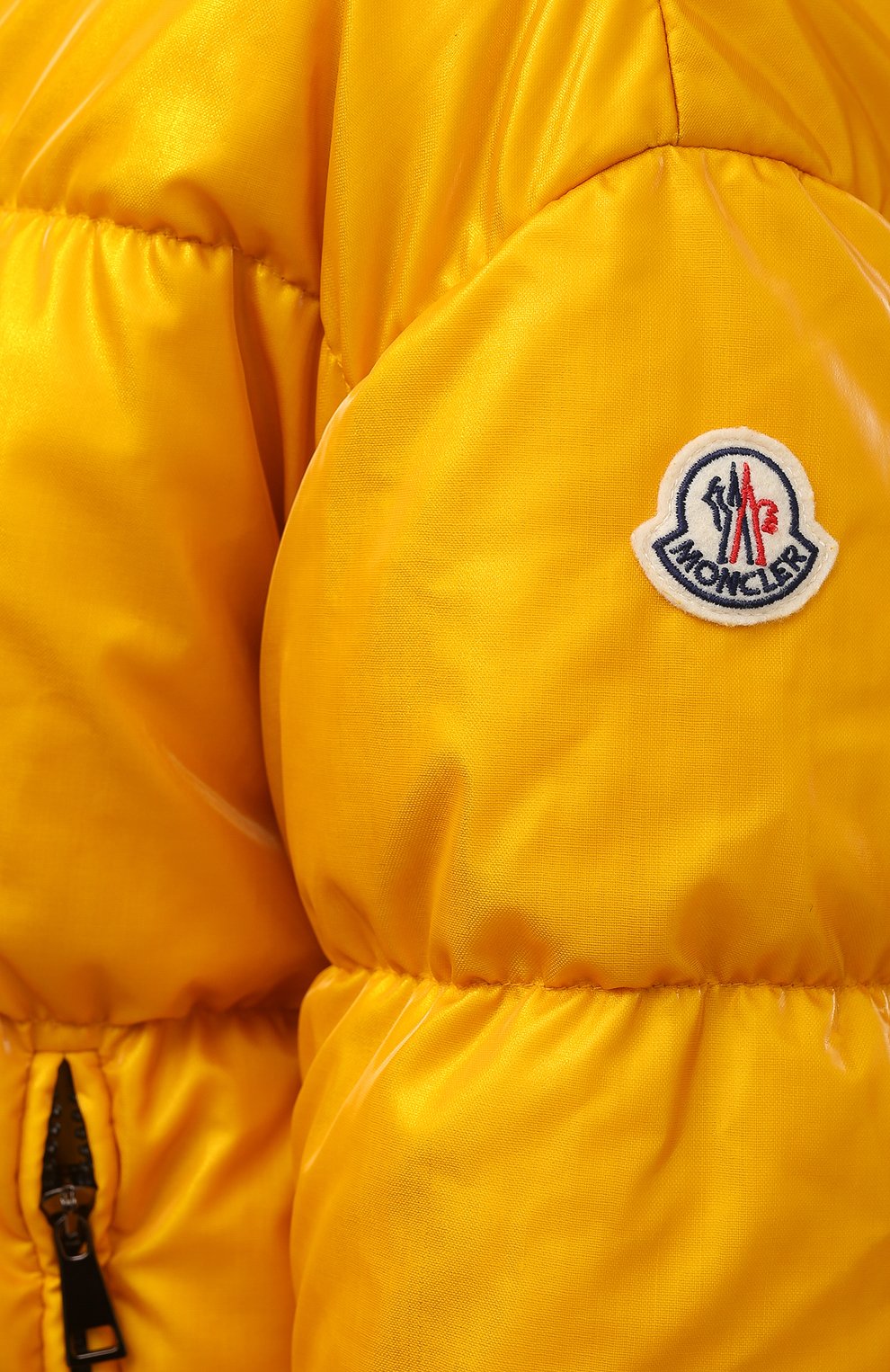 Пуховик grenit MONCLER желтого цвета по цене 135500 руб., арт. G1-093-1A52S-60-54AQ4, фото 5 Пуховик grenit MONCLER, арт. G1-093-1A52S-60-54AQ4, фото 5