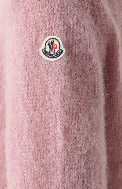 Однотонный пуловер с круглым вырезом MONCLER розового цвета по цене 29950 руб., арт. D2-093-90922-52-9489S, фото 5 Однотонный пуловер с круглым вырезом MONCLER, арт. D2-093-90922-52-9489S, фото 5