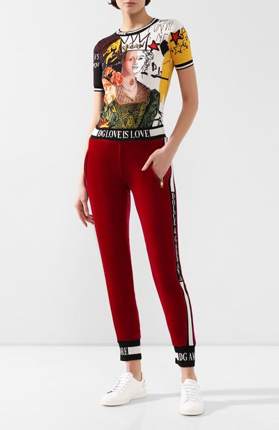 Джоггеры из смеси вискозы и шелка DOLCE & GABBANA фиолетового цвета по цене 125500 руб., арт. FTA1DT/G7VDM, фото 2 Джоггеры из смеси вискозы и шелка DOLCE & GABBANA, арт. FTA1DT/G7VDM, фото 2