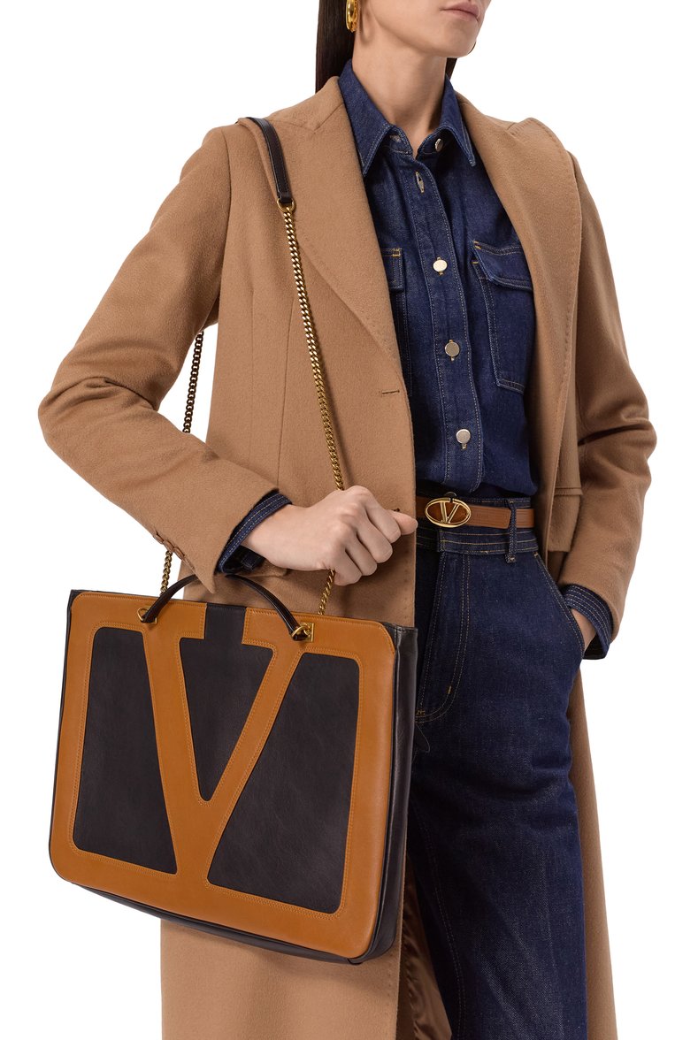 Женская сумка-тоут viva superstar large VALENTINO черного цвета, арт. 6W2B0R12/PTJ | Фото 2 (Размер: large; Материал сплава: Проставлено; Материал: Натуральная кожа; Драгоценные камни: Проставлено; Ремень/цепочка: На ремешке)