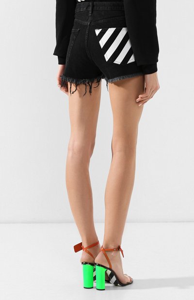 Джинсовые шорты OFF-WHITE черного цвета по цене 42550 руб., арт. 0WYC002R197740618601, фото 4 Джинсовые шорты OFF-WHITE, арт. 0WYC002R197740618601, фото 4