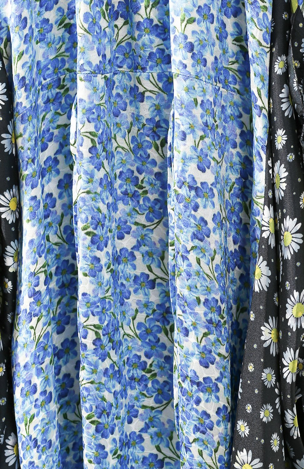 Платье из вискозы VETEMENTS голубого цвета по цене 324000 руб., арт. SS20DR177 2605/W/BLUE VI0LET MULTI C0L0R, фото 5 Платье из вискозы VETEMENTS, арт. SS20DR177 2605/W/BLUE VI0LET MULTI C0L0R, фото 5