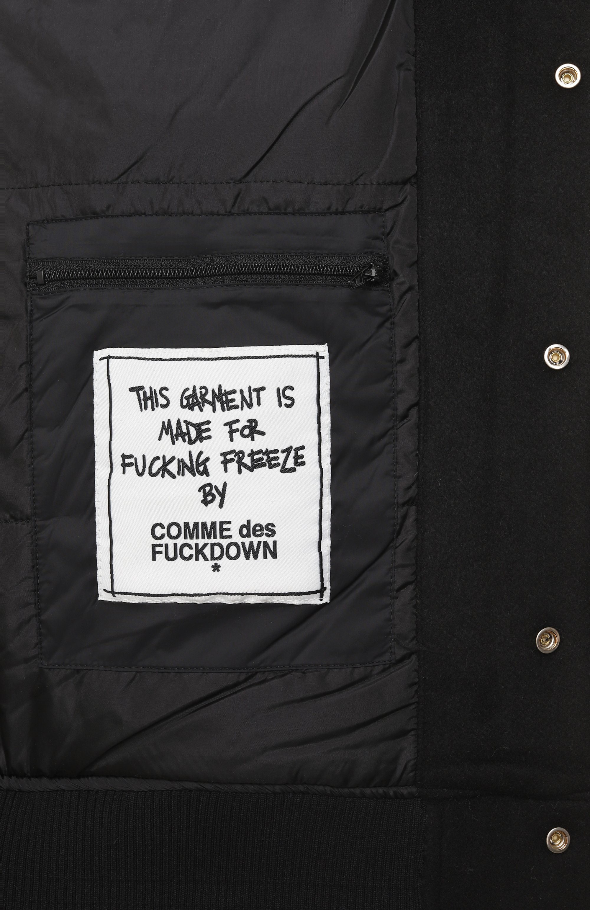 Бомбер COMME DES FUCKDOWN черного цвета по цене 39950 руб., арт. CFABM01304, фото 7 Бомбер COMME DES FUCKDOWN, арт. CFABM01304, фото 7