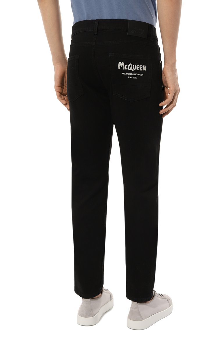 Мужские джинсы ALEXANDER MCQUEEN черного цвета, арт. 682084/QYAAH | Фото 4 (Длина (брюки, джинсы): Стандартные; Материал внешний: Хлопок, Деним; Кросс-КТ: Деним; Силуэт М (брюки): Прямые; Стили: Повседневный; Автоматизация состава: Проставлено; Автоматизация ТО: Проставлено)