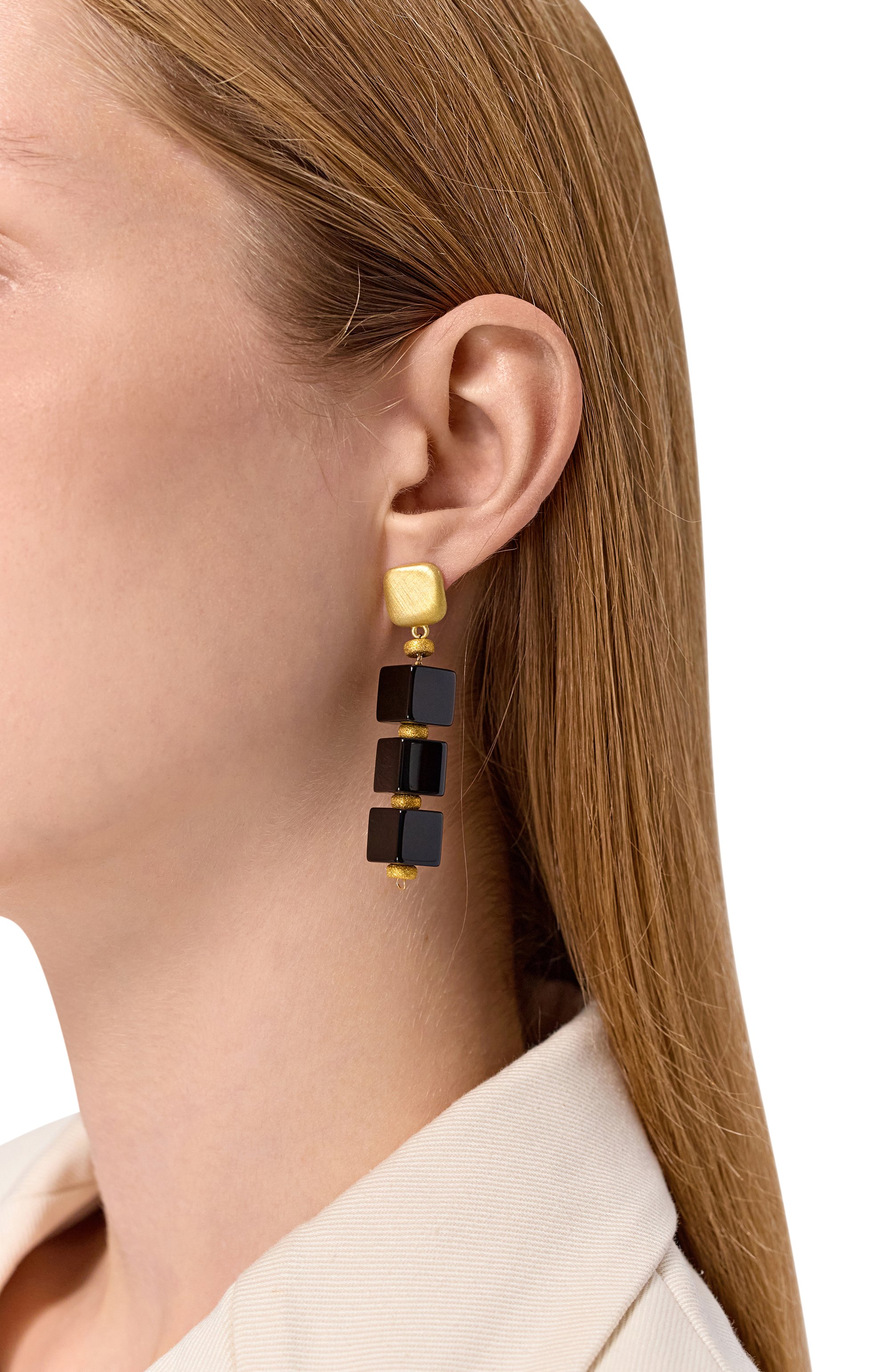 Серьги VIEN черного цвета по цене 24900 руб., арт. 2526-332, фото 2 Серьги VIEN, арт. 2526-332, фото 2