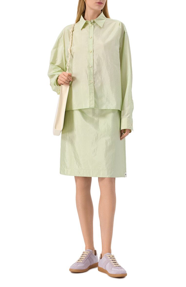 Женская рубашка JIL SANDER светло-зеленого цвета, арт. J40DL0165/J70003 | Фото 2 (Материал внешний: Шелк, Синтетический материал; Рукава: Длинные; Длина (для топов): Стандартные; Женское Кросс-КТ: Рубашка-одежда; Кросс-КТ: костюм; Принт: Без принта; Стили: Минимализм)