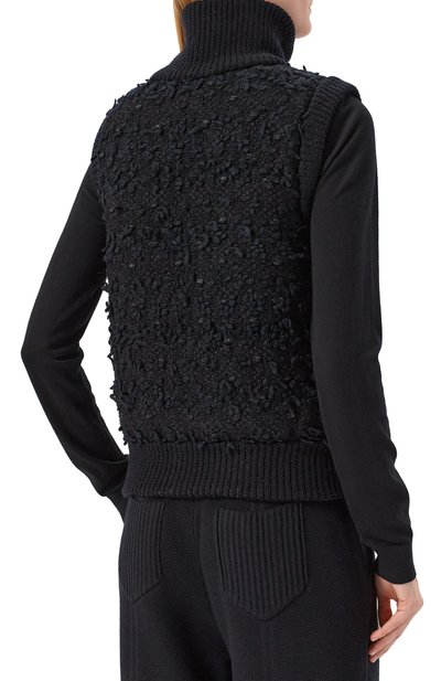 Утепленный жилет AND THE BRAND черного цвета по цене 92680 руб., арт. W26-VC001-1002-900, фото 4 Утепленный жилет AND THE BRAND, арт. W26-VC001-1002-900, фото 4