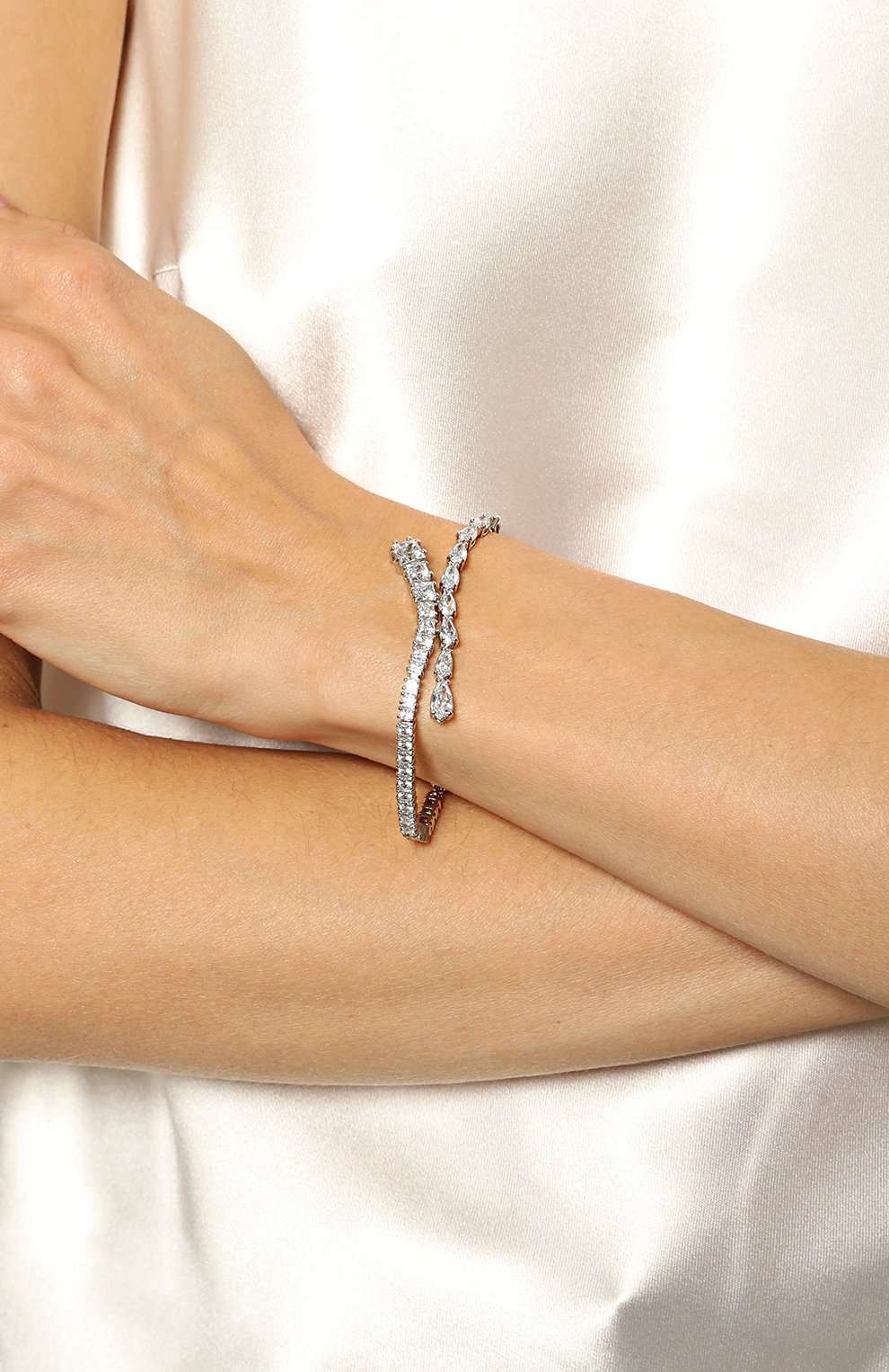 Браслет matrix SWAROVSKI серебряного цвета по цене 38500 руб., арт. 5693154, фото 2 Браслет matrix SWAROVSKI, арт. 5693154, фото 2