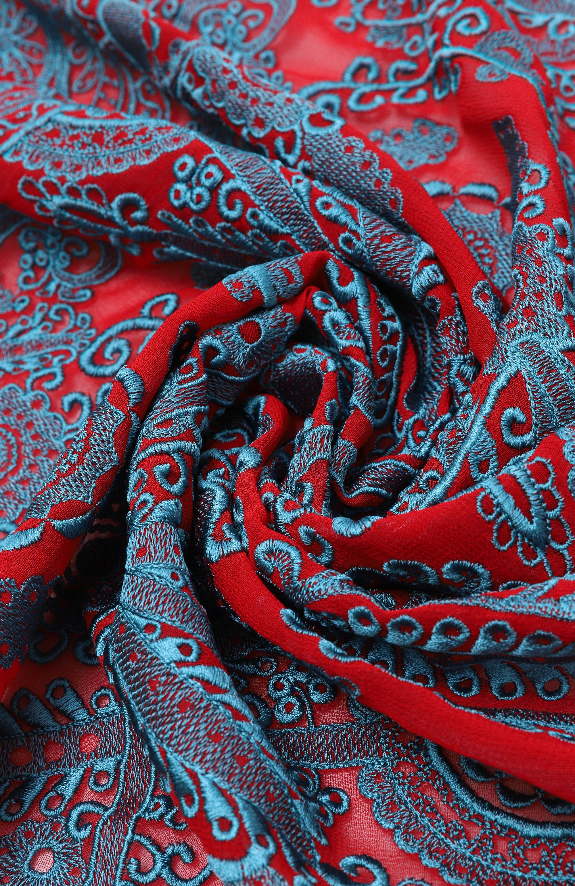 Шарф DRIES VAN NOTEN красного цвета по цене 113500 руб., арт. 011311/3379, фото 3 Шарф DRIES VAN NOTEN, арт. 011311/3379, фото 3