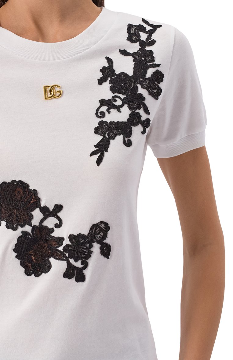 Женская хлопковая футболка DOLCE & GABBANA белого цвета, арт. F8V20T/GDCTI | Фото 5 (Рукава: Короткие; Материал внешний: Хлопок; Длина (для топов): Стандартные; Стили: Кэжуэл; Женское Кросс-КТ: Футболка-одежда; Принт: С принтом; Автоматизация ТО: Проставлено; Размерность: Идёт в размер; Автоматизация состава: Проставлено)