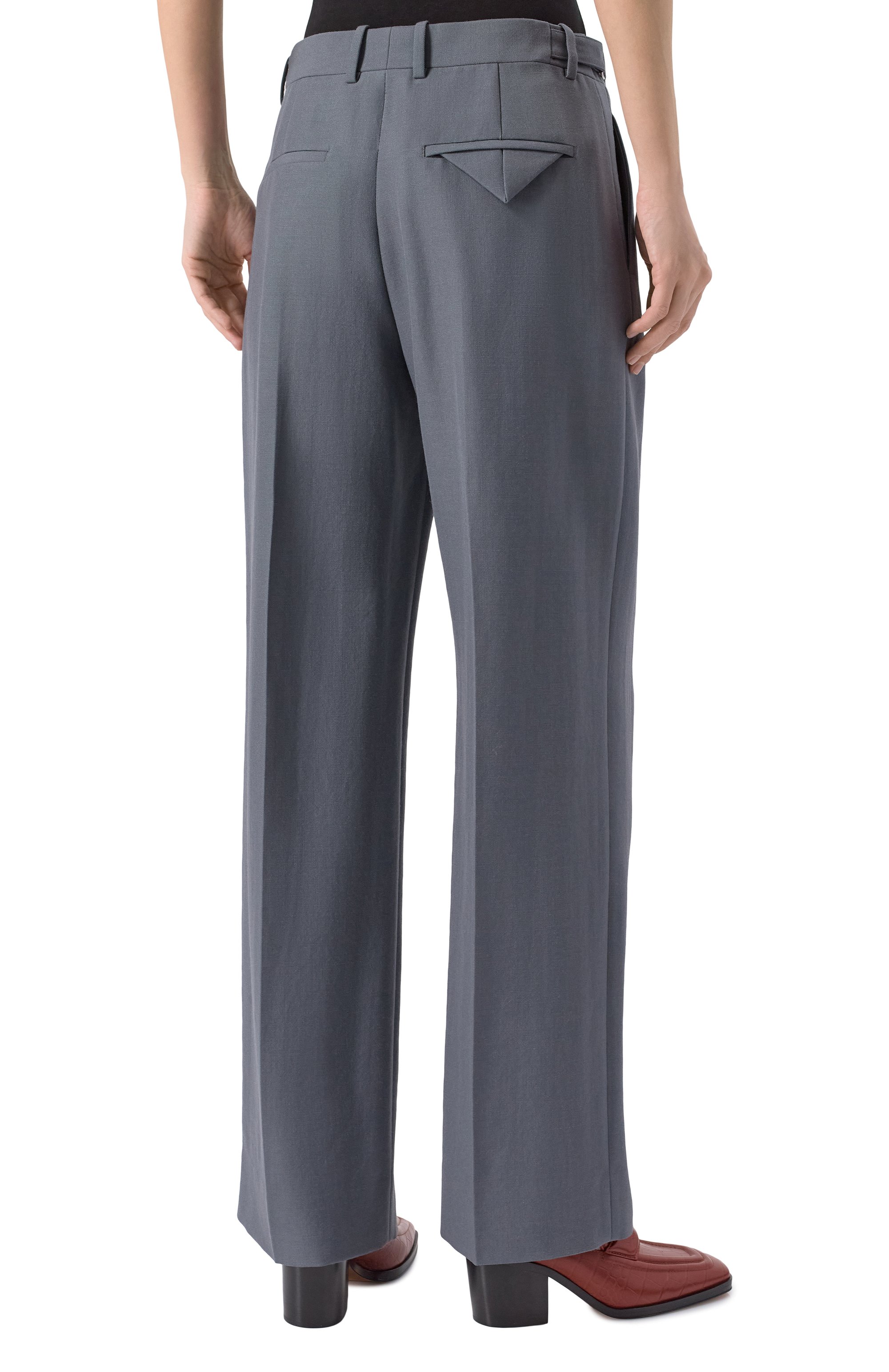 Шерстяные брюки BOTTEGA VENETA серого цвета по цене 163000 руб., арт. 812168/V4XY0, фото 4 Шерстяные брюки BOTTEGA VENETA, арт. 812168/V4XY0, фото 4