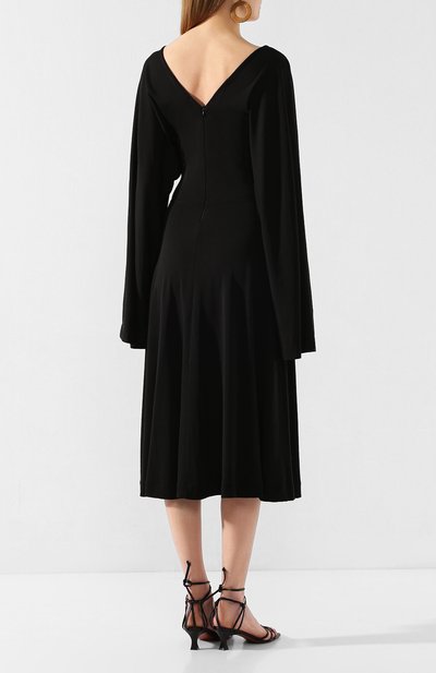 Платье TOTEME черного цвета по цене 39450 руб., арт. B0LBEC 202-611-771, фото 4 Платье TOTEME, арт. B0LBEC 202-611-771, фото 4