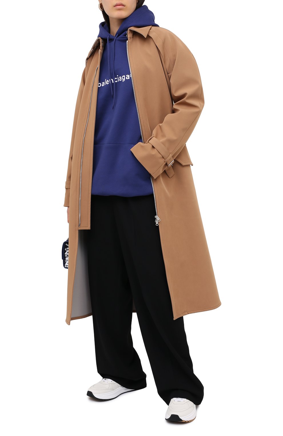Хлопковое худи BALENCIAGA синего цвета по цене 93400 руб., арт. 578135/TIV55, фото 2 Хлопковое худи BALENCIAGA, арт. 578135/TIV55, фото 2