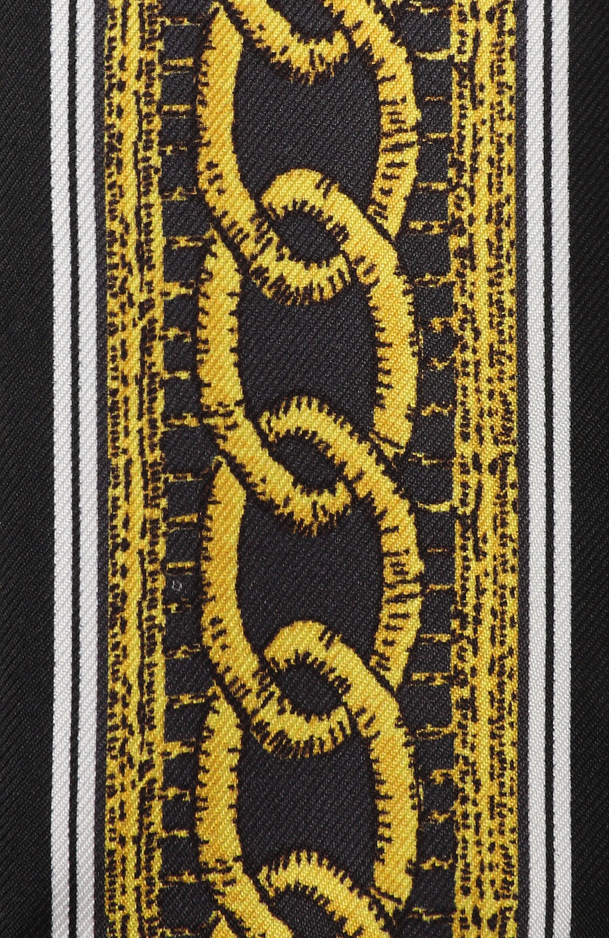 Шелковый шарф-твилли ELIE SAAB черного цвета по цене 12850 руб., арт. 710009405, фото 4 Шелковый шарф-твилли ELIE SAAB, арт. 710009405, фото 4