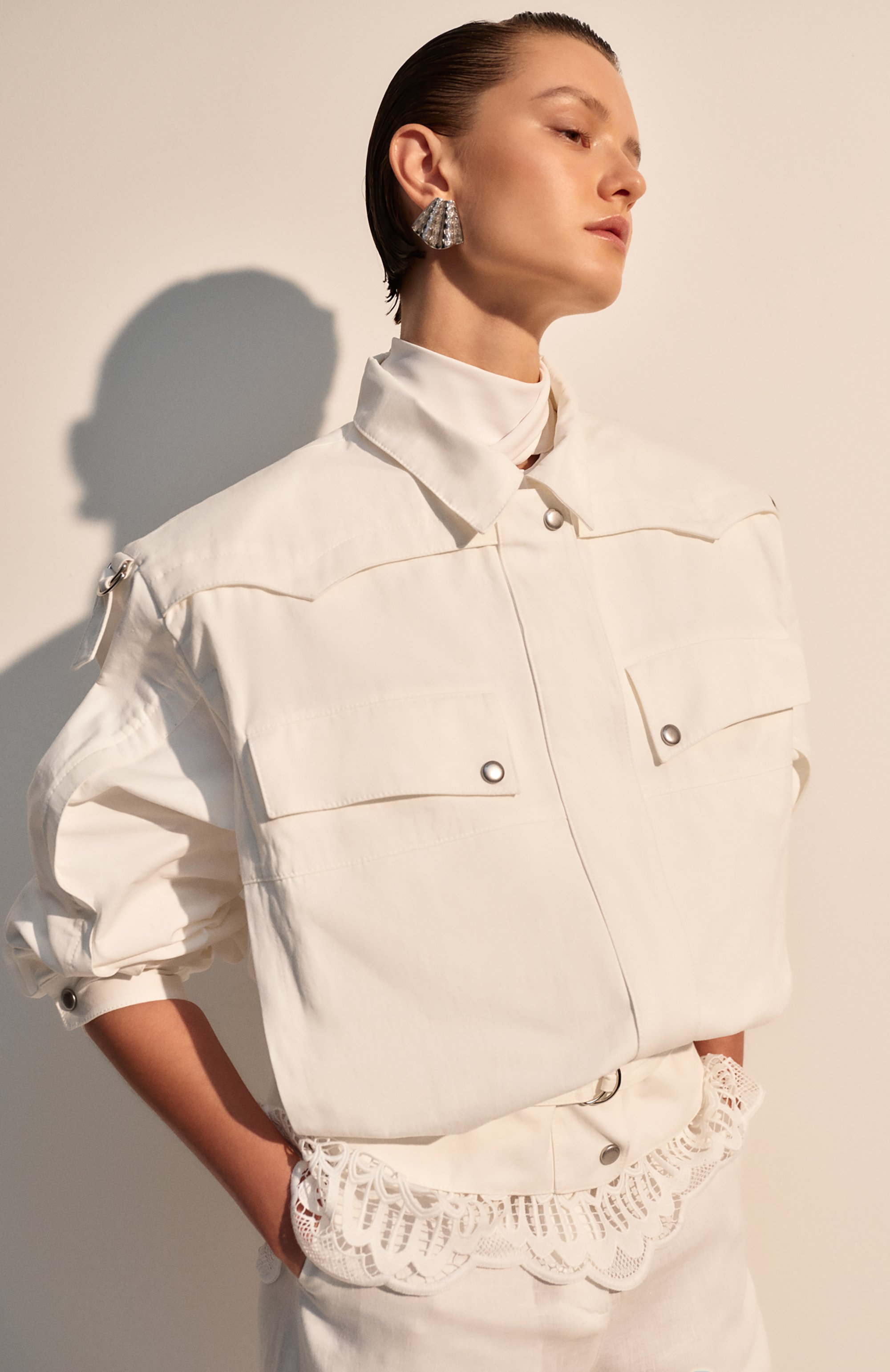 Серьги flamenco SEVENWORLDS серебряного цвета по цене 26900 руб., арт. SW827/2, фото 4 Серьги flamenco SEVENWORLDS, арт. SW827/2, фото 4