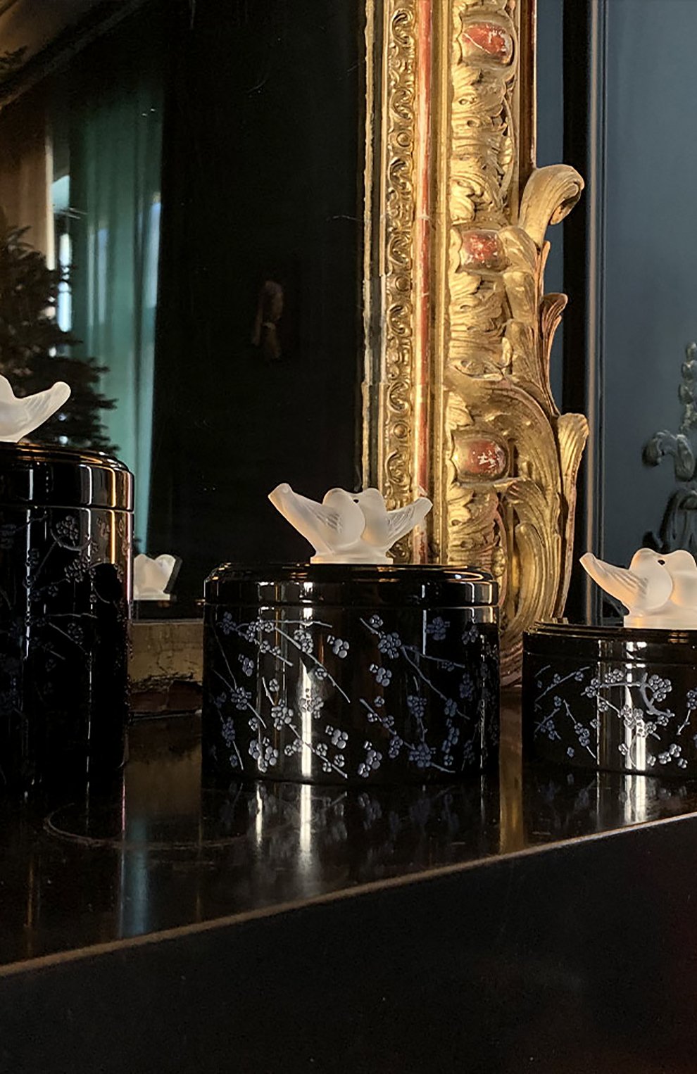 Шкатулка fleurs de cerisier LALIQUE черного цвета по цене 99850 руб., арт. 10687100, фото 4 Шкатулка fleurs de cerisier LALIQUE, арт. 10687100, фото 4