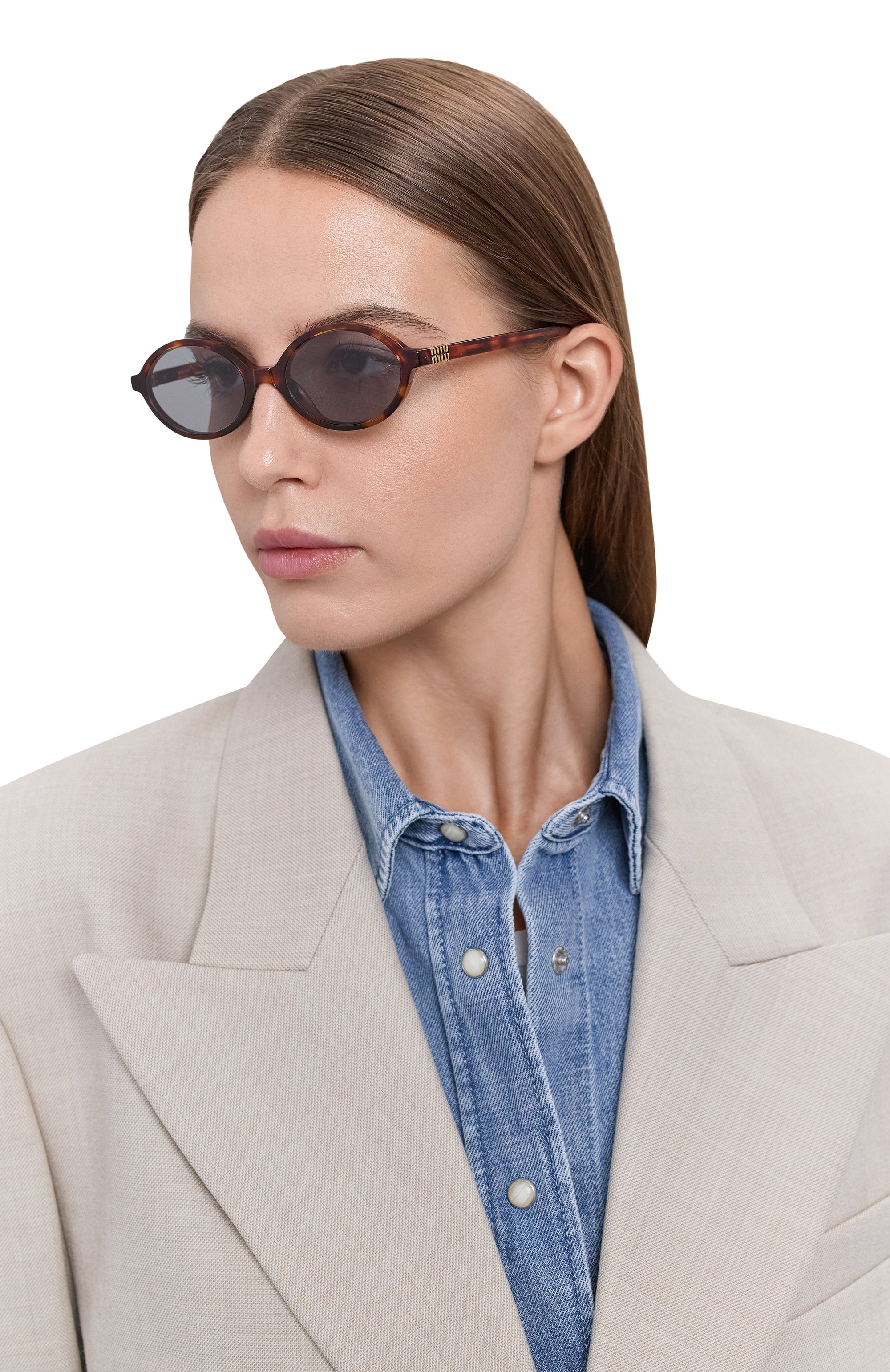 Солнцезащитные очки MIU MIU серого цвета по цене 59950 руб., арт. 04ZS-21C400, фото 2 Солнцезащитные очки MIU MIU, арт. 04ZS-21C400, фото 2