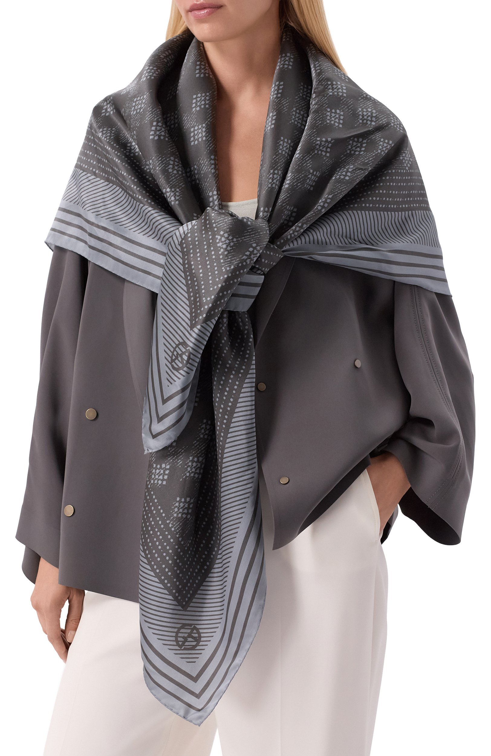 Шелковая шаль GIORGIO ARMANI серого цвета по цене 93650 руб., арт. GW004341/TE24005, фото 2 Шелковая шаль GIORGIO ARMANI, арт. GW004341/TE24005, фото 2