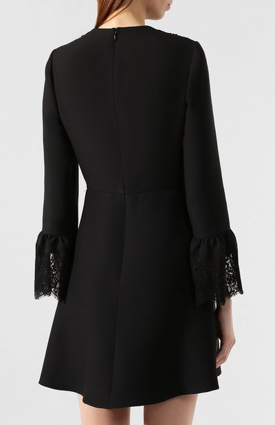 Платье из смеси шерсти и шелка VALENTINO черного цвета по цене 399500 руб., арт. SB3VANB71CF, фото 4 Платье из смеси шерсти и шелка VALENTINO, арт. SB3VANB71CF, фото 4