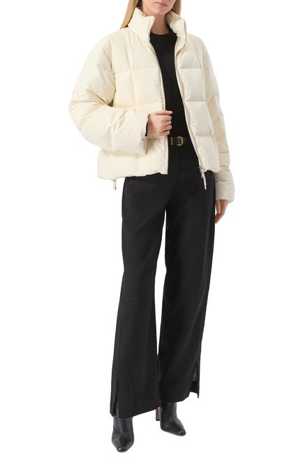 Женский пуховик JIL SANDER кремового цвета, арт. J40AF0170-J74276 | Фото 2 (Материал подклада: Синтетический материал; Материал внешний: Синтетический материал; Материал сплава: Проставлено; Длина (верхняя одежда): Короткие; Драгоценные камни: Проставлено; Материал утеплителя: Пух и перо; Рукава: Длинные)