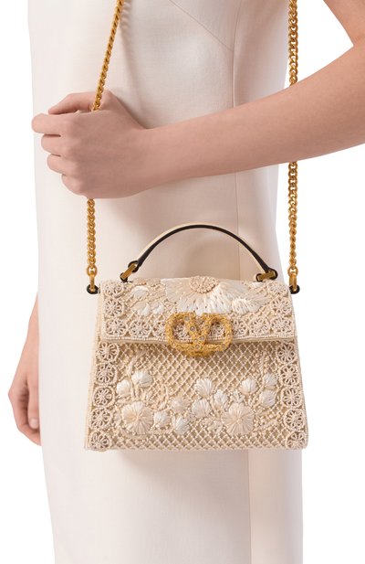 Сумка vsling mini VALENTINO кремового цвета по цене 540500 руб., арт. 8W2B0R91/PFT, фото 2 Сумка vsling mini VALENTINO, арт. 8W2B0R91/PFT, фото 2