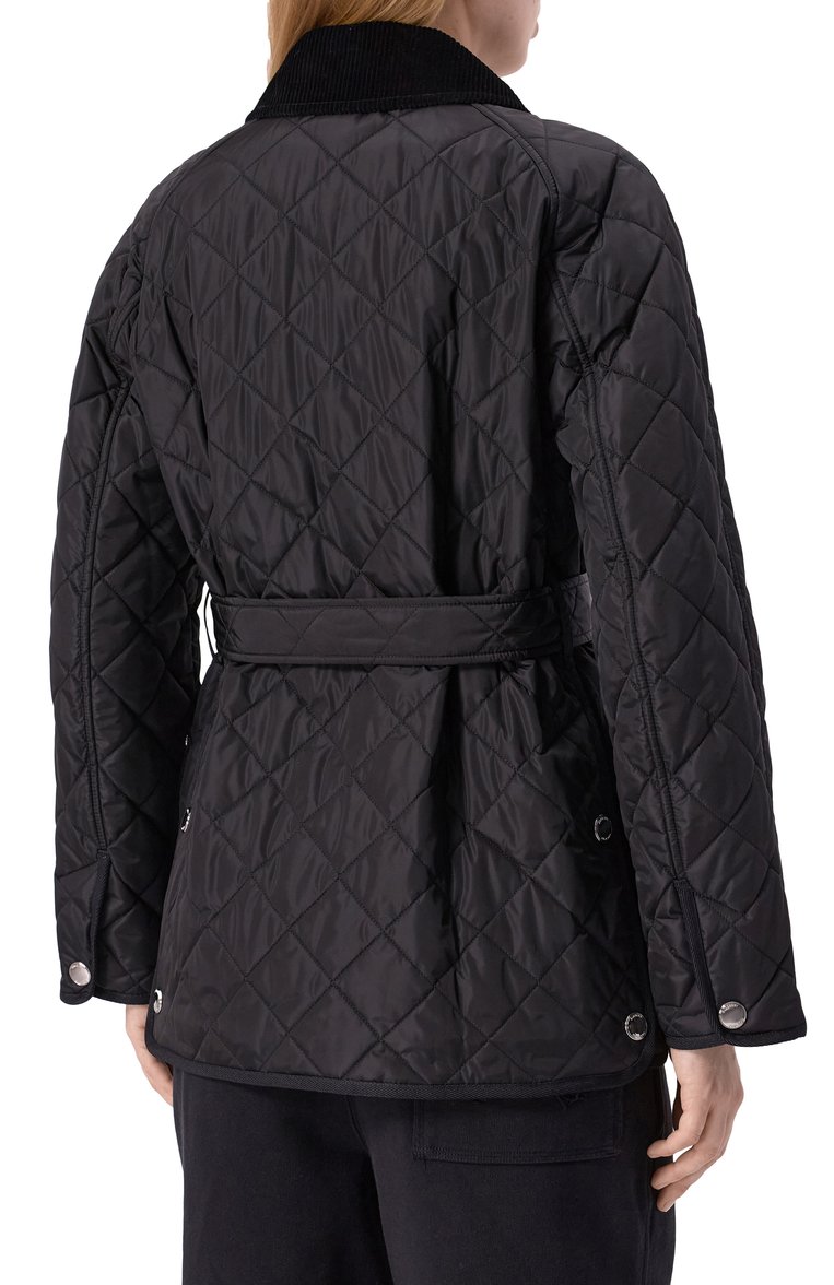 Женская куртка BURBERRY черного цвета, арт. 8071843 | Фото 4 (Длина (верхняя одежда): Короткие; Драгоценные камни: Простав�лено; Материал подклада: Синтетический материал; Материал сплава: Проставлено; Рукава: Длинные; Кросс-КТ: Легкие, Куртка; Стили: Кэжуэл; Материал внешний: Синтетический материал)