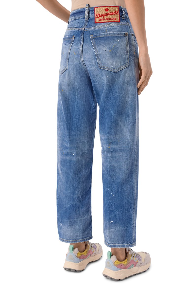 Женские джинсы boston DSQUARED2 синего цвета, арт. S72LB0836/S30309 | Фото 4 (Длина (брюки, джинсы): Стандартные; Материал внешний: Хлопок, Деним; Детали: Делаве; Силуэт Ж (брюки и джинсы): Прямые; Кросс-КТ: Деним; Стили: Гранж; Автоматизация состава: Проставлено; Автоматизация ТО: Проставлено)