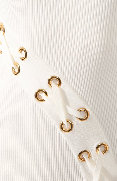 Платье из вискозы ALEXANDER MCQUEEN белого цвета по цене 299500 руб., арт. 622732/Q1A0A, фото 5 Платье из вискозы ALEXANDER MCQUEEN, арт. 622732/Q1A0A, фото 5