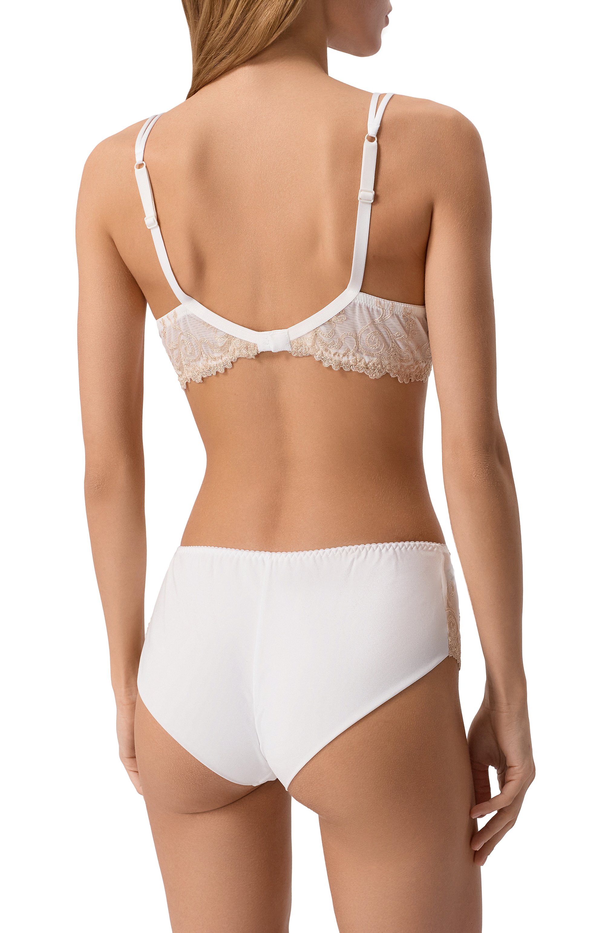 Бюстгальтер с чашкой пуш-ап AMBRA кремового цвета по цене 23890 руб., арт. 0878, фото 3 Бюстгальтер с чашкой пуш-ап AMBRA, арт. 0878, фото 3