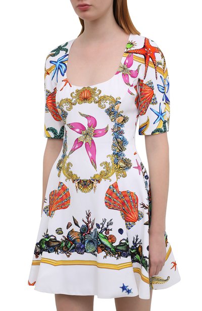 Платье из вискозы VERSACE разноцветного цвета по цене 318000 руб., арт. A89147/1F00958, фото 3 Платье из вискозы VERSACE, арт. A89147/1F00958, фото 3