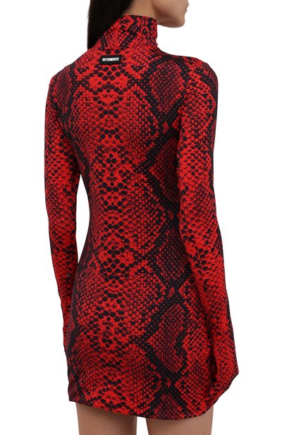 Платье VETEMENTS красного цвета по цене 103000 руб., арт. WA52DR220R 2605/RED PYTH0N, фото 4 Платье VETEMENTS, арт. WA52DR220R 2605/RED PYTH0N, фото 4