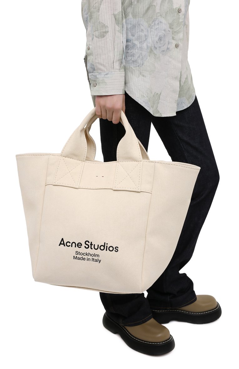 Женский сумка-шопер ACNE STUDIOS бежевого цвета, арт. C10057/W | Фото 2 (Сумки-технические: Сумки-шопперы; Региональные ограничения белый список (Axapta Mercury): Не проставлено; Материал сплава: Проставлено; Материал: Текстиль; Драгоценные камни: Проставлено; Размер: large)