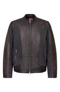 Темно-коричневый