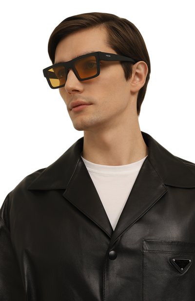 Солнцезащитные очки PRADA желтого цвета по цене 37000 руб., арт. SPR19W-E1BO-F00B7-052, фото 2 Солнцезащитные очки PRADA, арт. SPR19W-E1BO-F00B7-052, фото 2