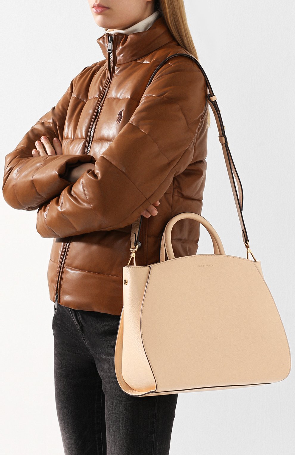 Сумка concrete medium COCCINELLE бежевого цвета по цене 39900 руб., арт. E1 FLA 18 01 01, фото 5 Сумка concrete medium COCCINELLE, арт. E1 FLA 18 01 01, фото 5
