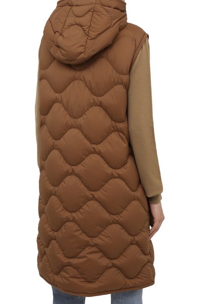 Пуховый жилет liveche MONCLER бежевого цвета по цене 125000 руб., арт. G2-093-1A001-00-53333, фото 4 Пуховый жилет liveche MONCLER, арт. G2-093-1A001-00-53333, фото 4