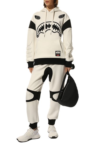 Джоггеры SPRAYGROUND молочного цвета по цене 18150 руб., арт. SG8435WH, фото 2 Джоггеры SPRAYGROUND, арт. SG8435WH, фото 2