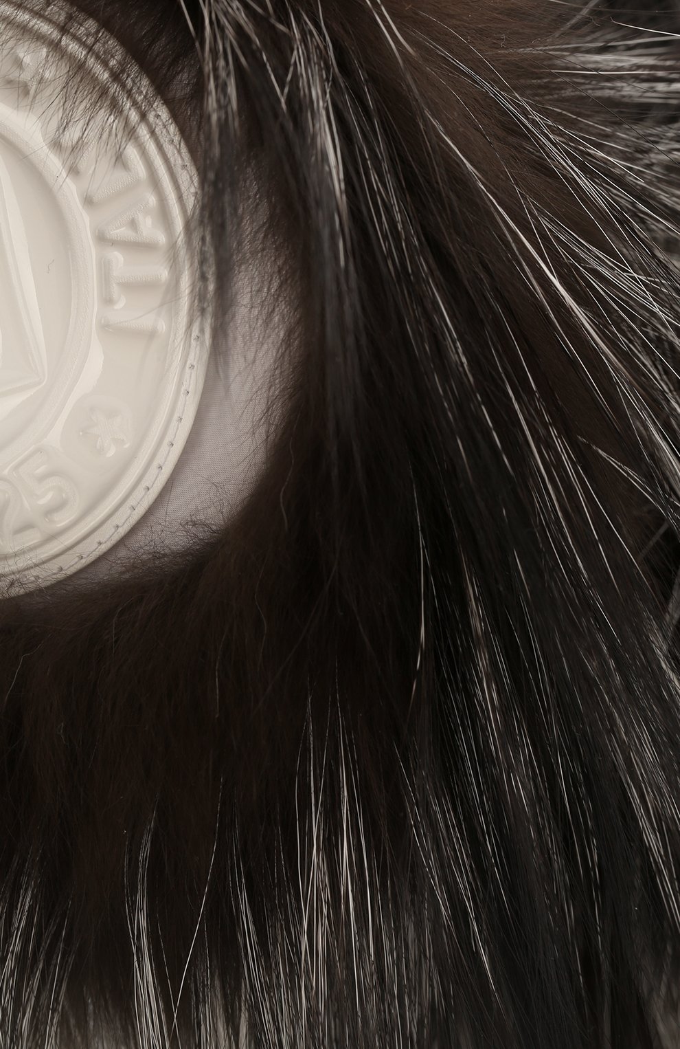 Наушники с мехом лисицы FENDI белого цвета по цене 92000 руб., арт. FAC064 A8Z2, фото 3 Наушники с мехом лисицы FENDI, арт. FAC064 A8Z2, фото 3