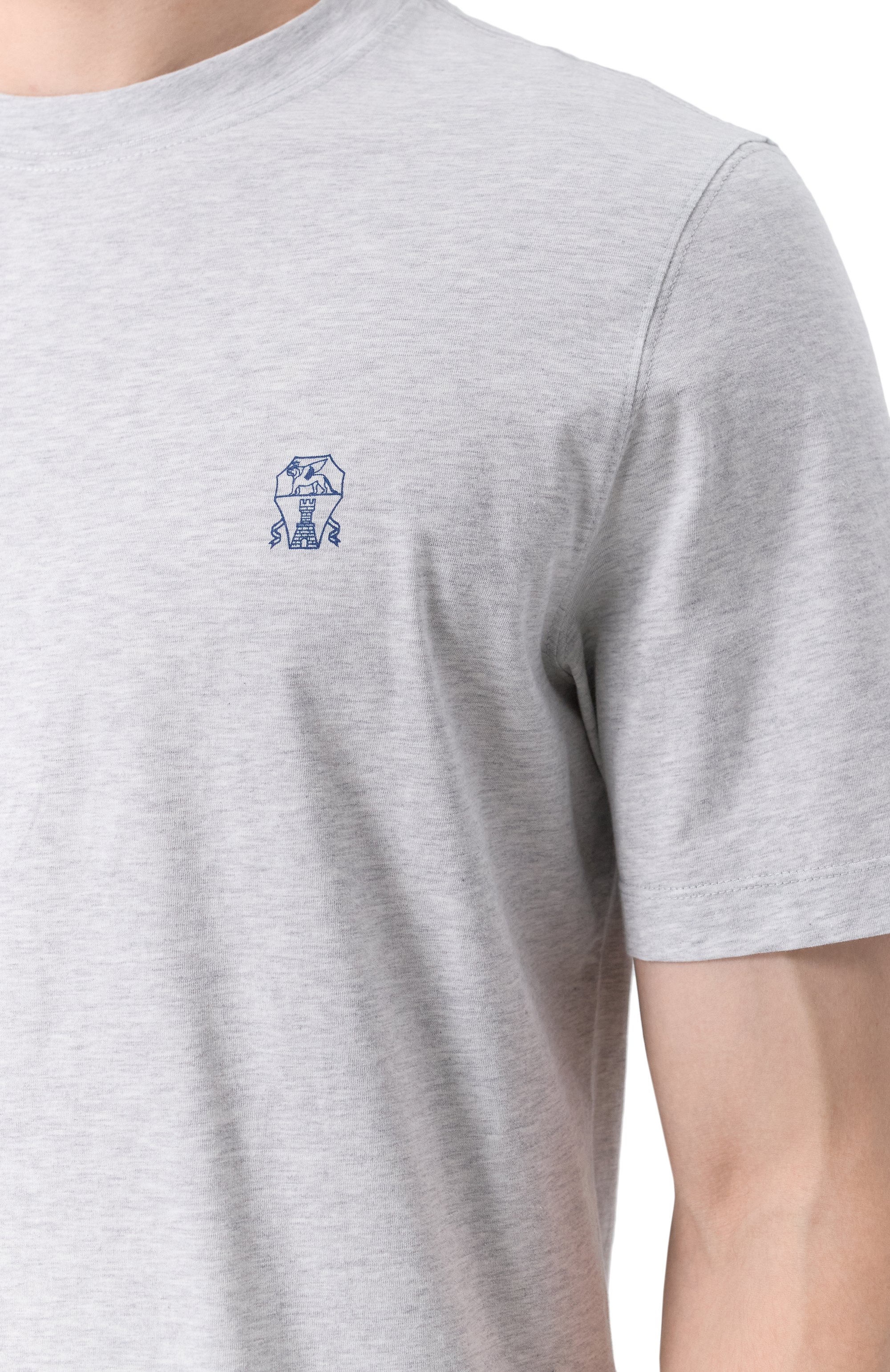 Хлопковая футболка BRUNELLO CUCINELLI светло-серого цвета по цене 44500 руб., арт. M0B138440, фото 5 Хлопковая футболка BRUNELLO CUCINELLI, арт. M0B138440, фото 5