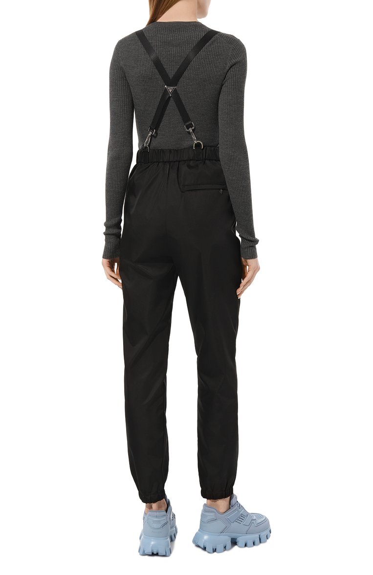 Женские брюки PRADA черного цвета, арт. 22B745-1WQ8-F0002-212 | Фото 4 (Длина (брюки, джинсы): Стандартные; Материал внешний: Синтетический материал; Женское Кросс-КТ: Брюки-одежда, Джоггеры - брюки; Стили: Спорт-шик; Силуэт Ж (брюки и джинсы): Джоггеры)